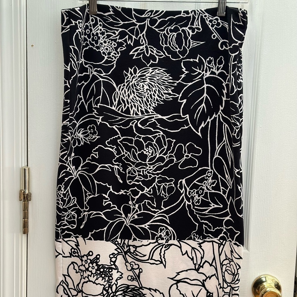 TOPSHOP black and white floral flowers size‎ 12 skirt #s1108